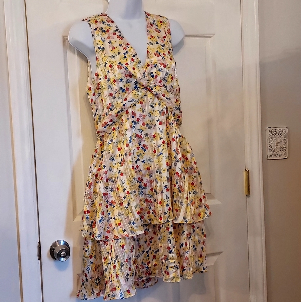 Banana Republic Floral Pleated Ruffle Dress White/Yellow Deep V 8 NWT